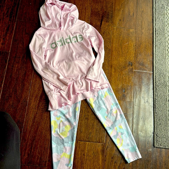 adidas Other - Girls size 5toddler Adidas set great condition